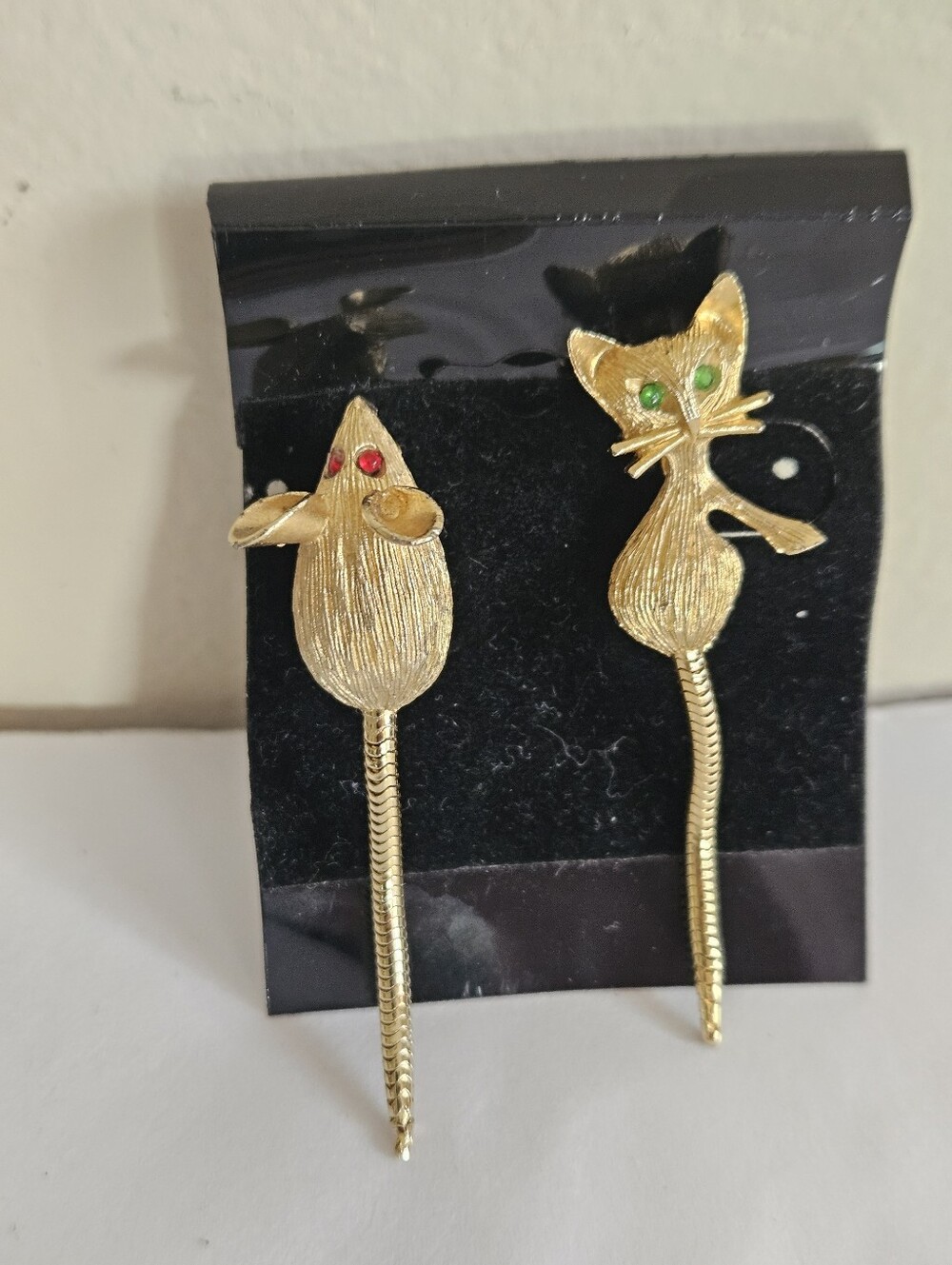 Vintage Gold Tone Cat And Mouse Scatter Pins Articulated Snake Chain Tails MCM.